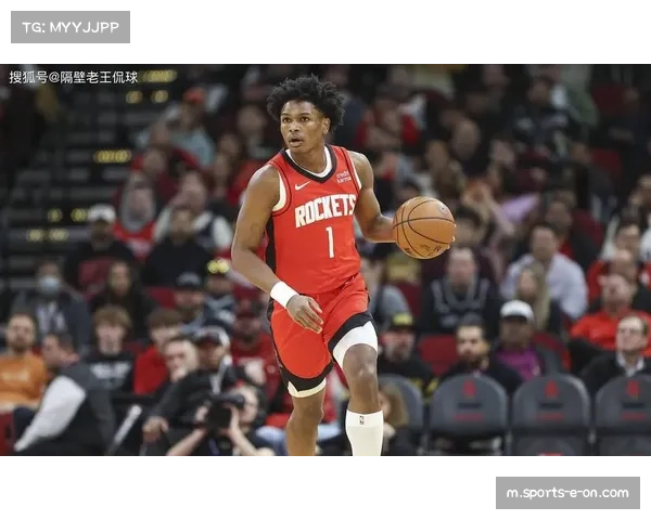 阿门汤普森12中11效率惊人 火箭年轻核心体系展现攻防一体属性